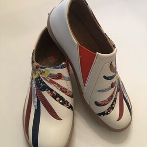 UNI Chrysanthemum Women’s Slip On Sneakers